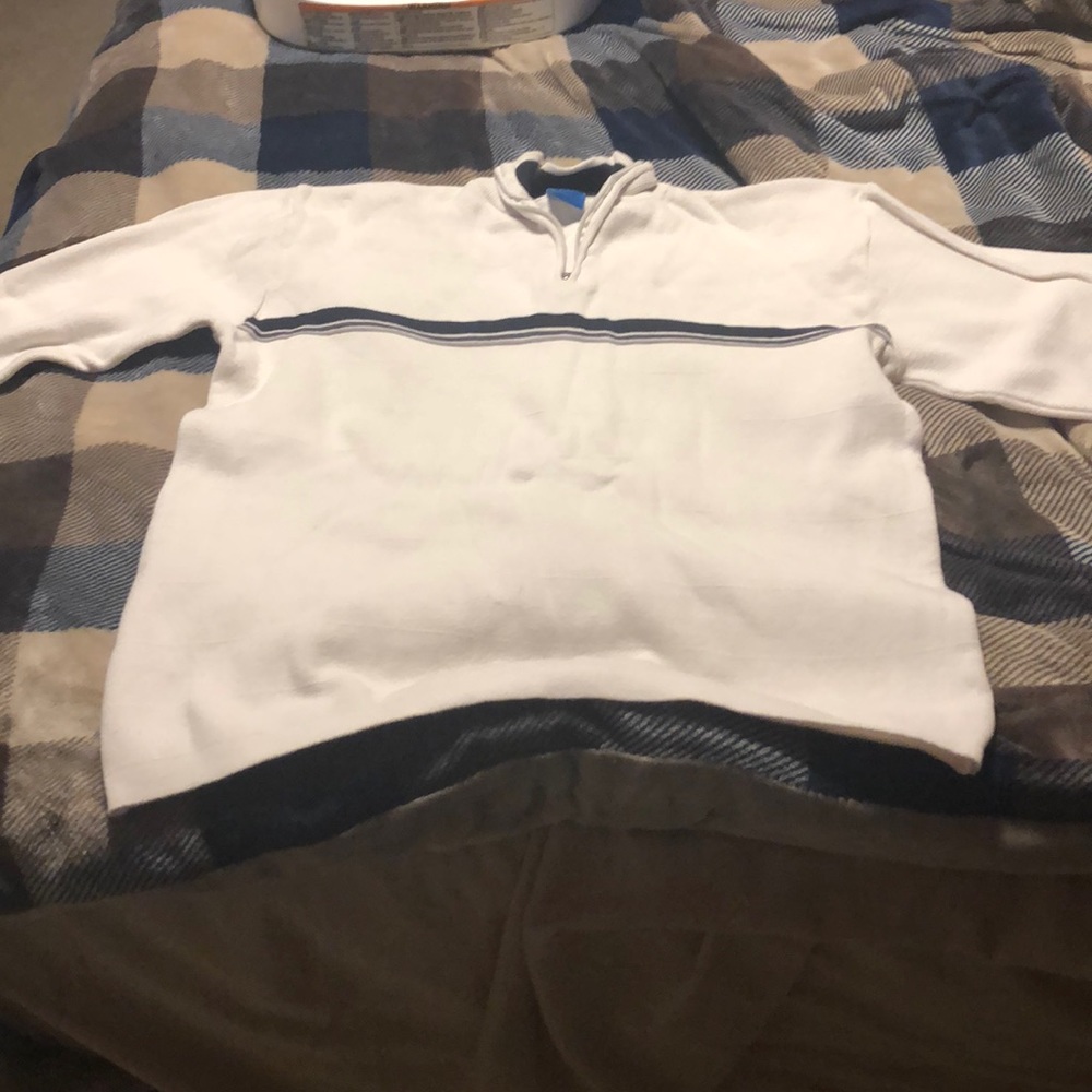 Long sleeve pull over